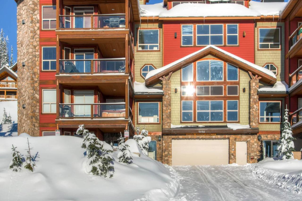 Snowbirds Villa Big White Ski Resort Exterior photo