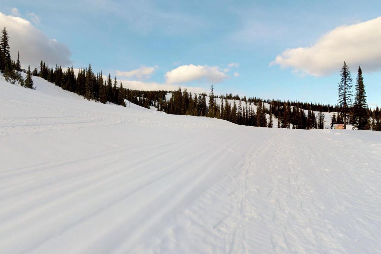 Snowbirds Villa Big White Ski Resort Exterior photo